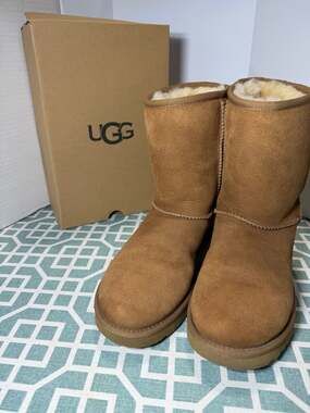 UGG Classic Short II Boots Chestnut Suede